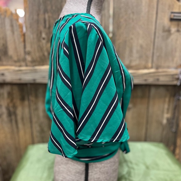 Women’s tie-back green-striped crop top - Picture 6 of 7